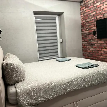 Raciborska Royal - Miejsce Parkingowe Na Parkingu Strzezonym * Gliwice