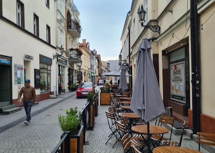 Raciborska Royal - Miejsce Parkingowe Na Parkingu Strzezonym Gliwice