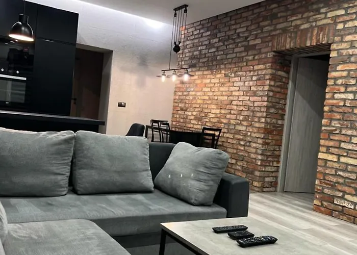 Raciborska Royal - Miejsce Parkingowe Na Parkingu Strzezonym