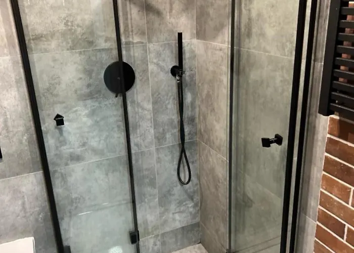 Raciborska Royal - Miejsce Parkingowe Na Parkingu Strzezonym