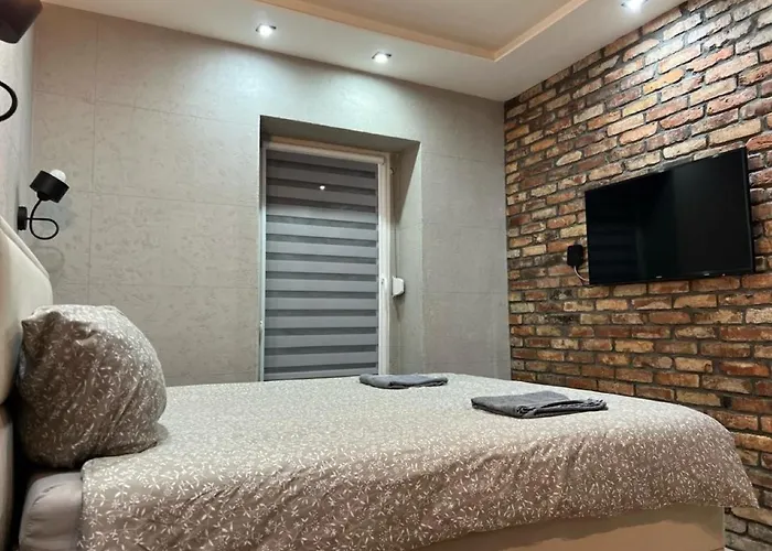 Lägenhet Raciborska Royal - Miejsce Parkingowe Na Parkingu Strzezonym